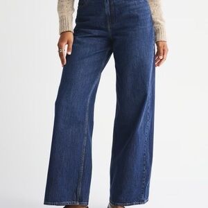 BNWT Abercrombie Womens Curve Love Jeans